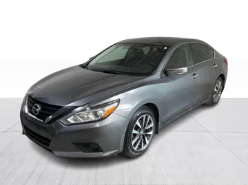 2017 Nissan Altima - image 8