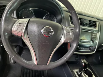 2017 Nissan Altima - image 16