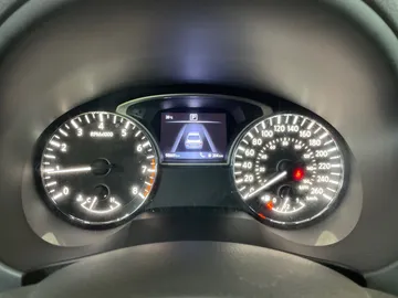 2017 Nissan Altima - image 15