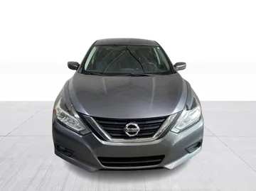 2017 Nissan Altima - image 7