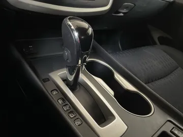 2017 Nissan Altima - image 25