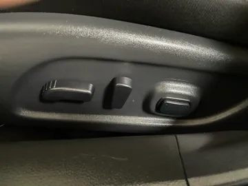 2017 Nissan Altima - image 18