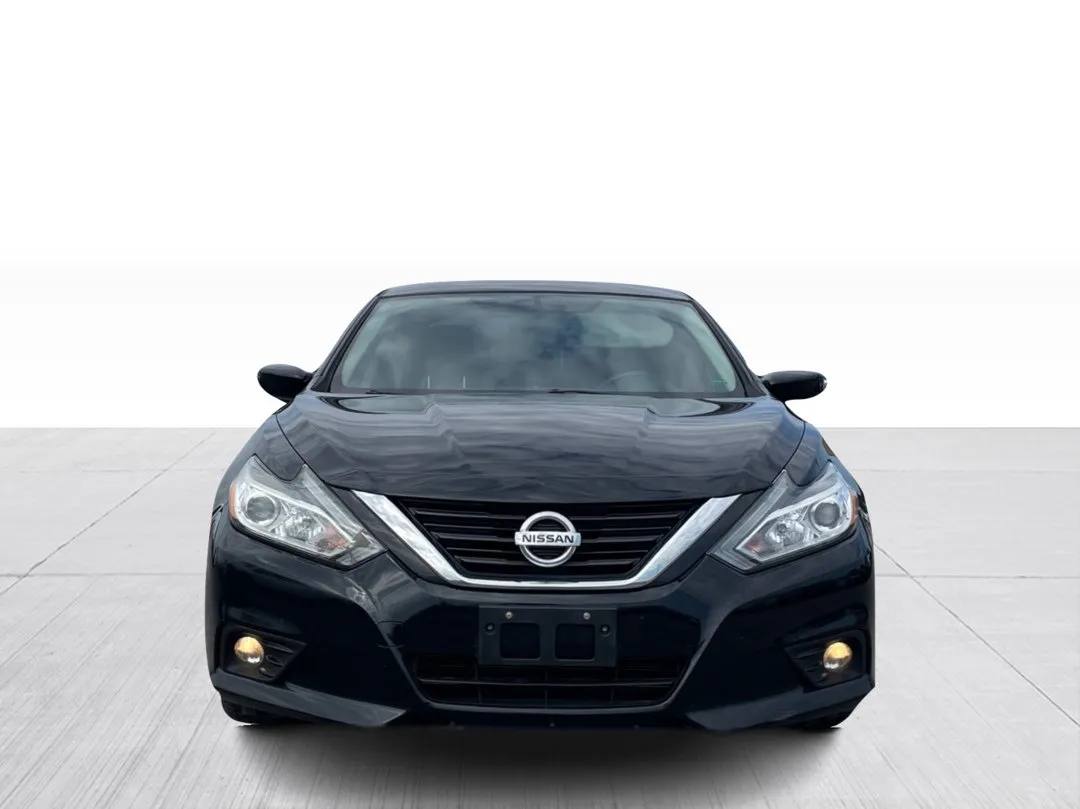 2018 Nissan Altima — photo 8