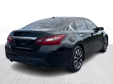 2018 Nissan Altima - image 15