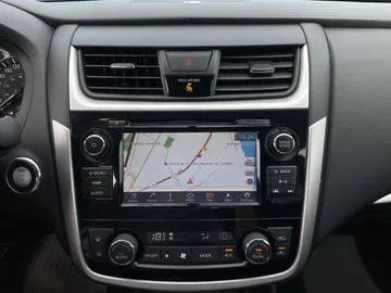 2018 Nissan Altima - image 19