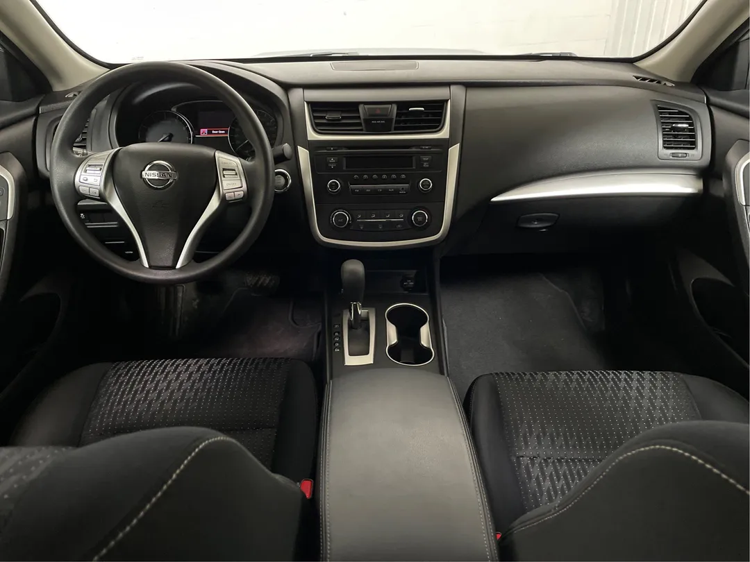 2016 Nissan Altima — photo 4