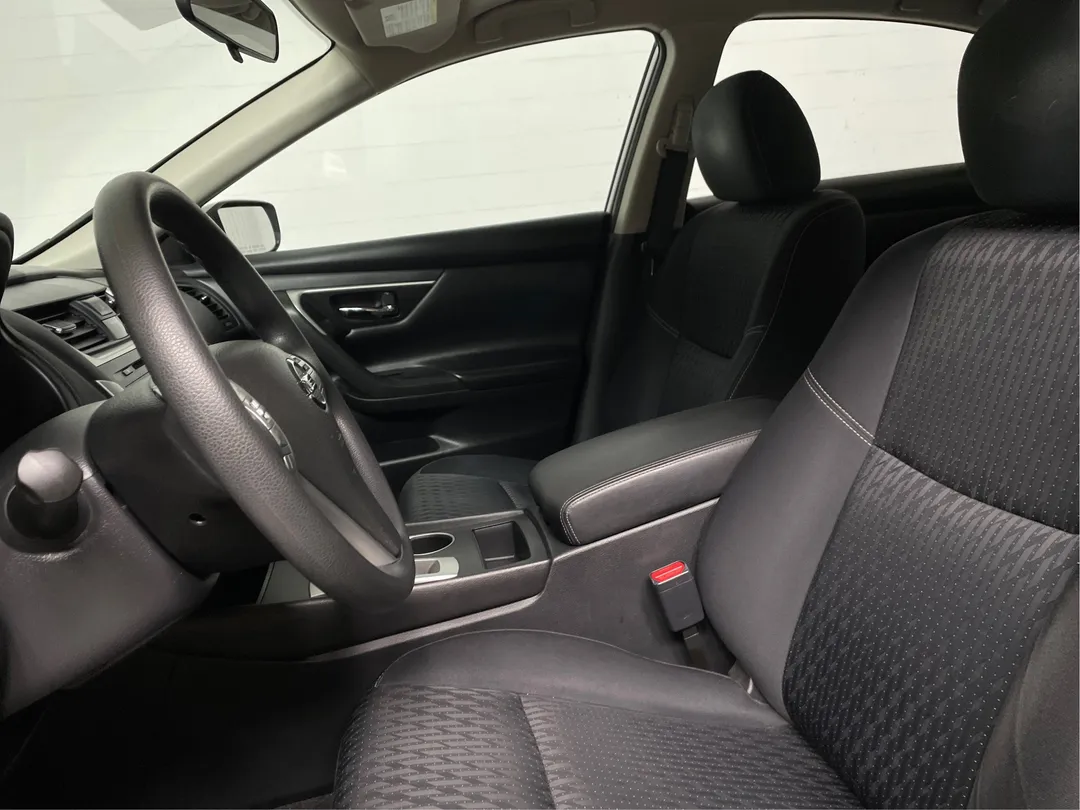 2016 Nissan Altima — photo 3