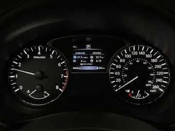 2016 Nissan Altima - image 16