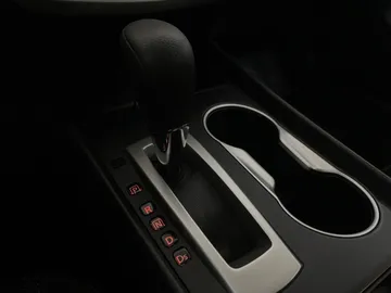 2016 Nissan Altima - image 20