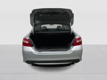 2016 Nissan Altima - image 11