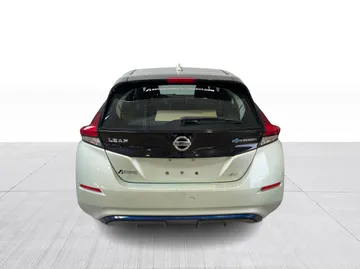 2018 Nissan LEAF - image 12