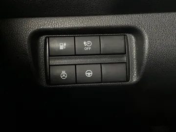 2018 Nissan LEAF - image 29