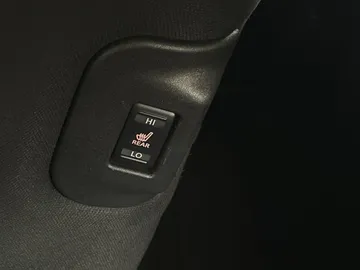 2018 Nissan LEAF - image 25