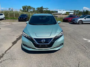 2018 Nissan LEAF - image 2