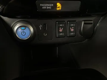 2018 Nissan LEAF - image 26