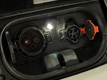 2019 Nissan LEAF - image 20
