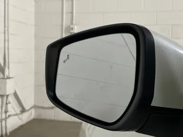 2019 Nissan LEAF - image 18