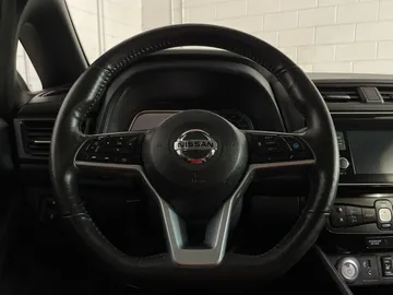 2019 Nissan LEAF - image 16