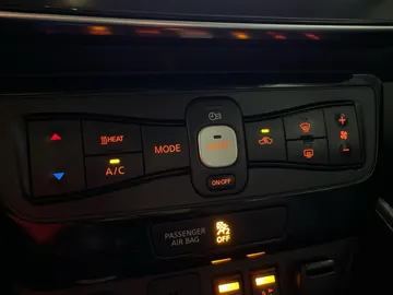2019 Nissan LEAF - image 22