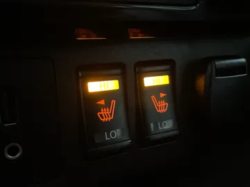 2019 Nissan LEAF - image 25
