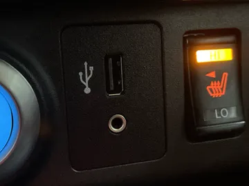 2019 Nissan LEAF - image 28