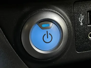 2019 Nissan LEAF - image 23