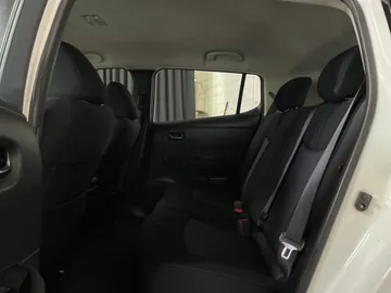 2019 Nissan LEAF - image 11
