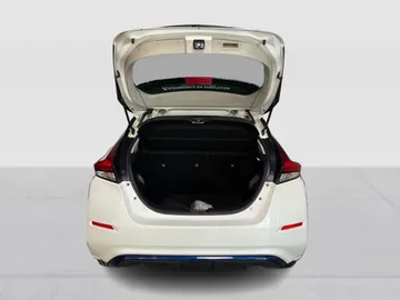 2019 Nissan LEAF - image 12