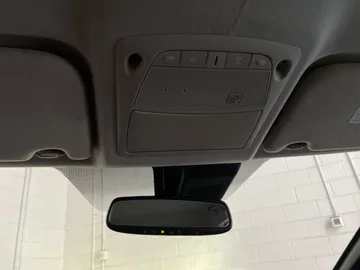 2019 Nissan LEAF - image 14