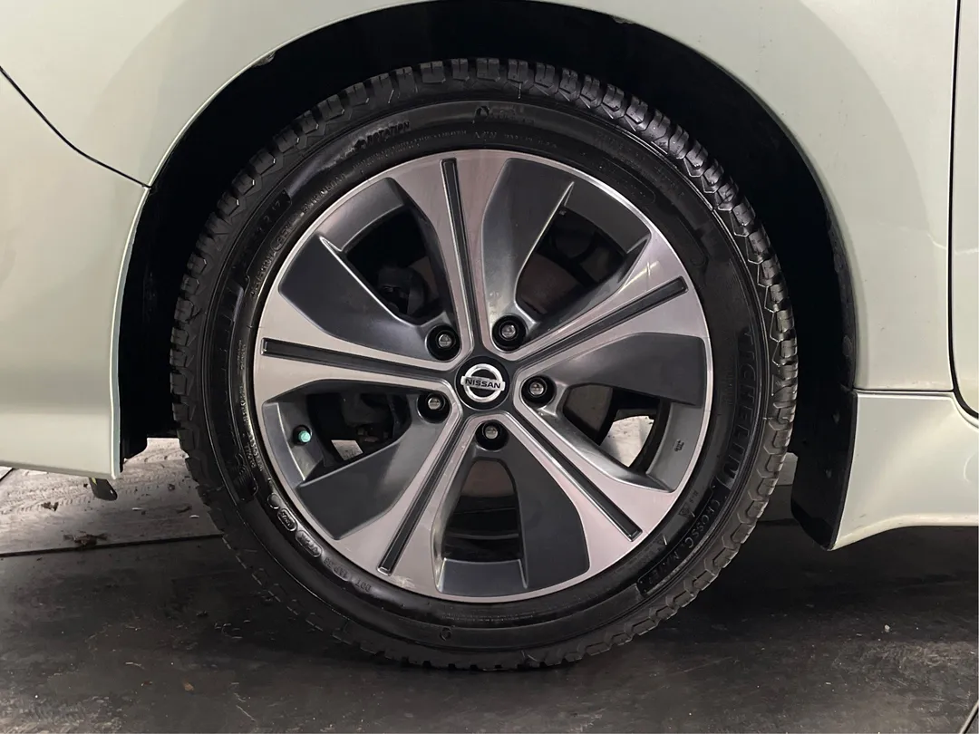 2018 Nissan LEAF — photo 5