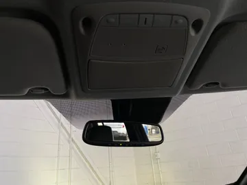 2018 Nissan LEAF - image 16