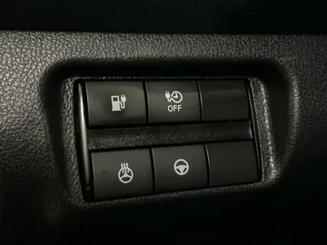 2018 Nissan LEAF - image 33