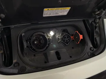 2018 Nissan LEAF - image 21