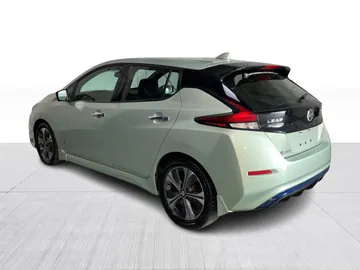 2018 Nissan LEAF - image 11