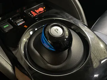2018 Nissan LEAF - image 31