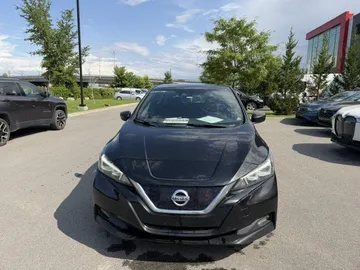 2019 Nissan LEAF - image 2