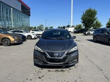 2019 Nissan LEAF - image 2