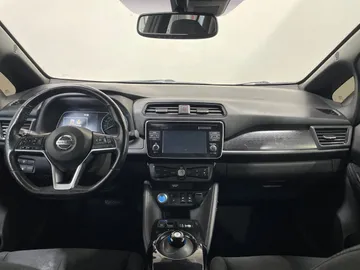 2018 Nissan LEAF - image 19