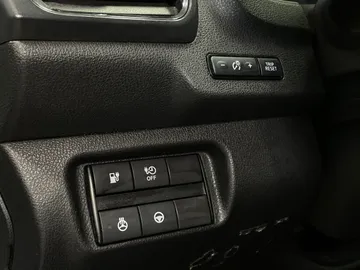 2018 Nissan LEAF - image 30
