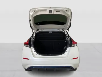 2018 Nissan LEAF - image 12