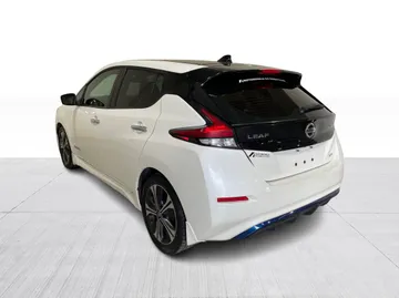 2019 Nissan LEAF - image 11
