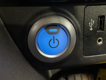 2019 Nissan LEAF - image 24