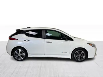 2019 Nissan LEAF - image 2