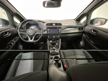 2019 Nissan LEAF - image 4