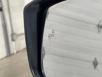 2019 Nissan LEAF - image 19
