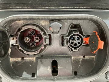 2019 Nissan LEAF - image 31