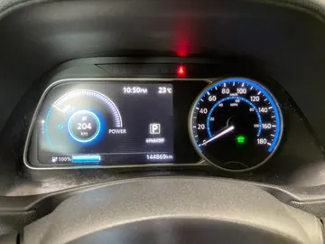 2019 Nissan LEAF - image 17
