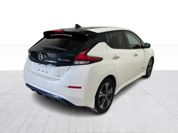 2019 Nissan LEAF - image 14