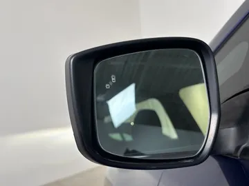 2022 Nissan LEAF - image 20