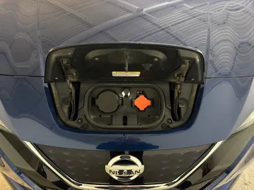 2022 Nissan LEAF - image 21